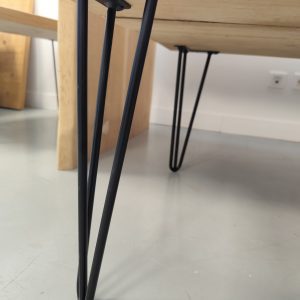 Pied de table Volta – Acier noir moyen bas large (40x11 cm)